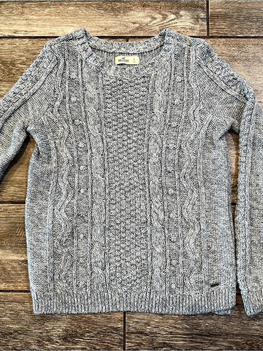 Hollister Cable Knit Crewneck Sweater Gray Small Like New